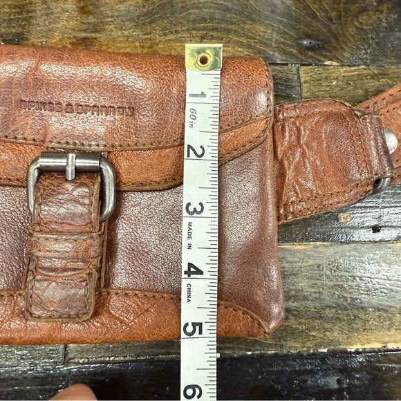 Spikes & Sparrow Genuine Leather Convertible Belt Bag / Crossbody Cognac Brown - Picture 13 of 13